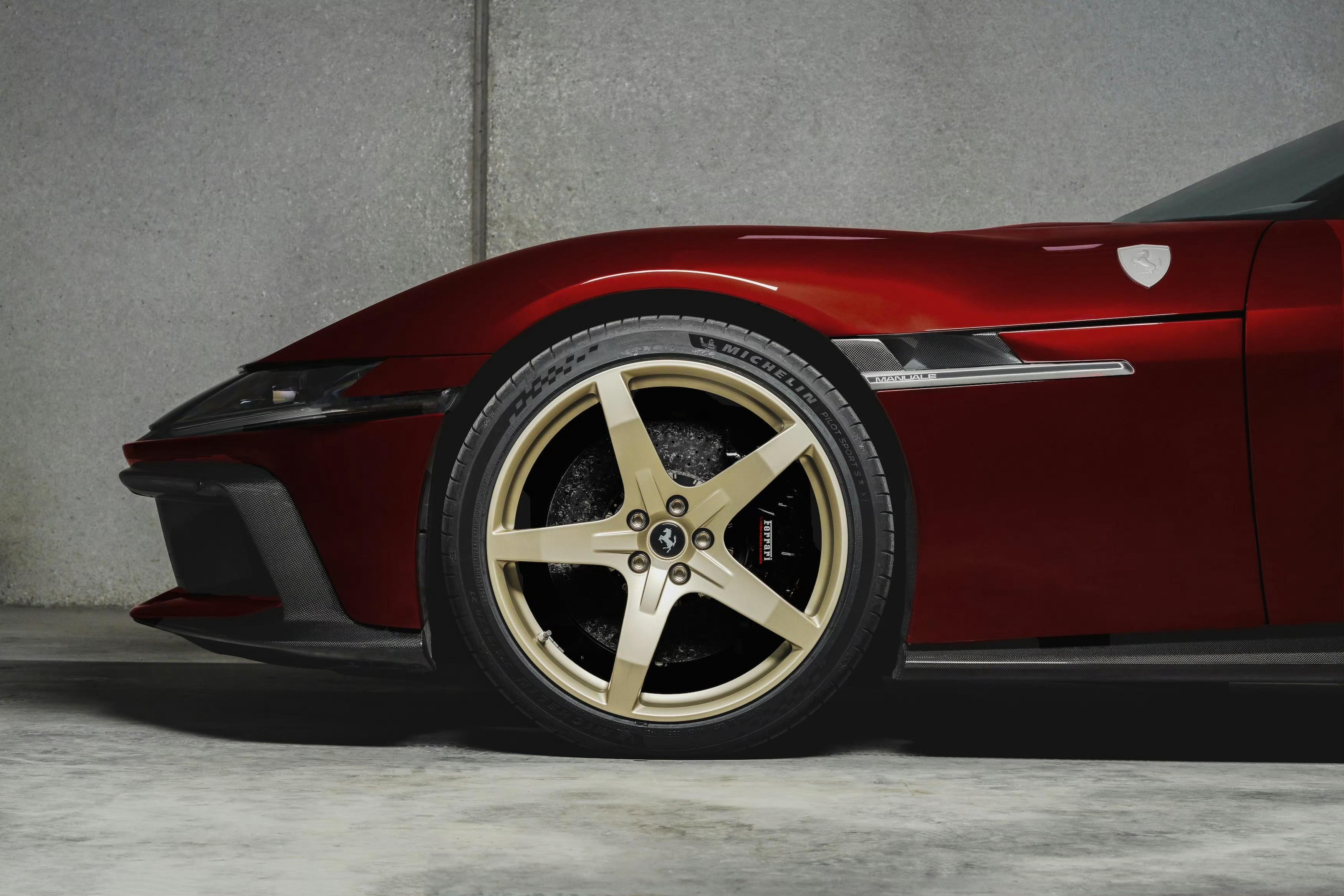 Ferrari 12 Cilindri Manuale “极致 ”“纯粹 ”的“