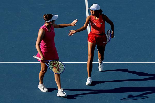 张帅／梅尔滕斯四救赛点逆转晋级四强
北京时间3月26日凌晨，在WTA1000迈阿