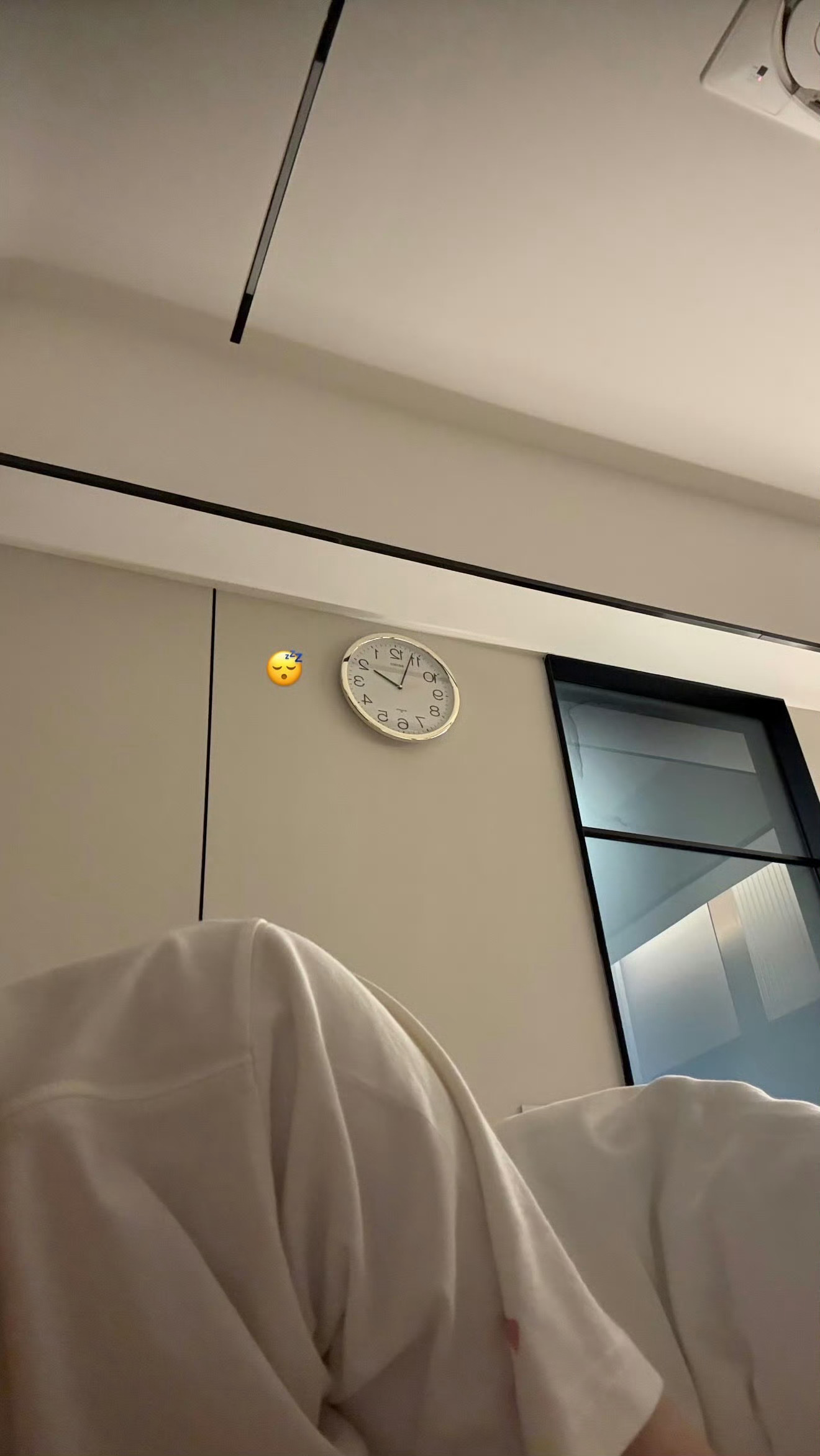zeenewzeenunew 第一眼小云睡到这个时间👀第二眼优美的曲线