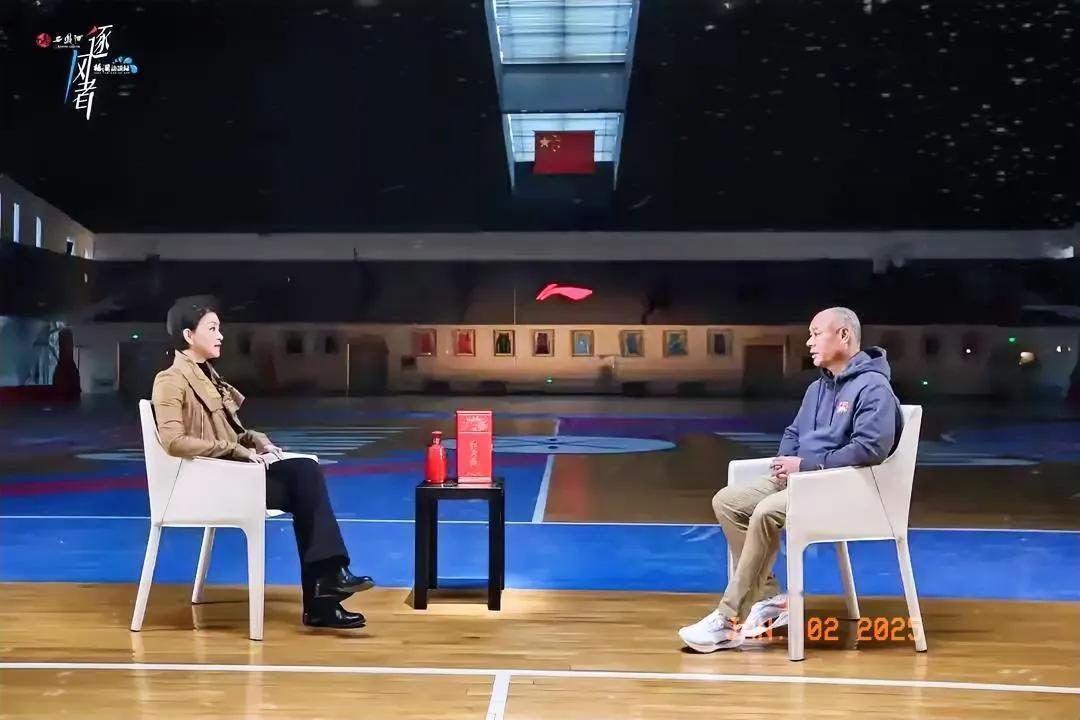 杨澜访谈录系列
杨澜专访体操王子李宁。