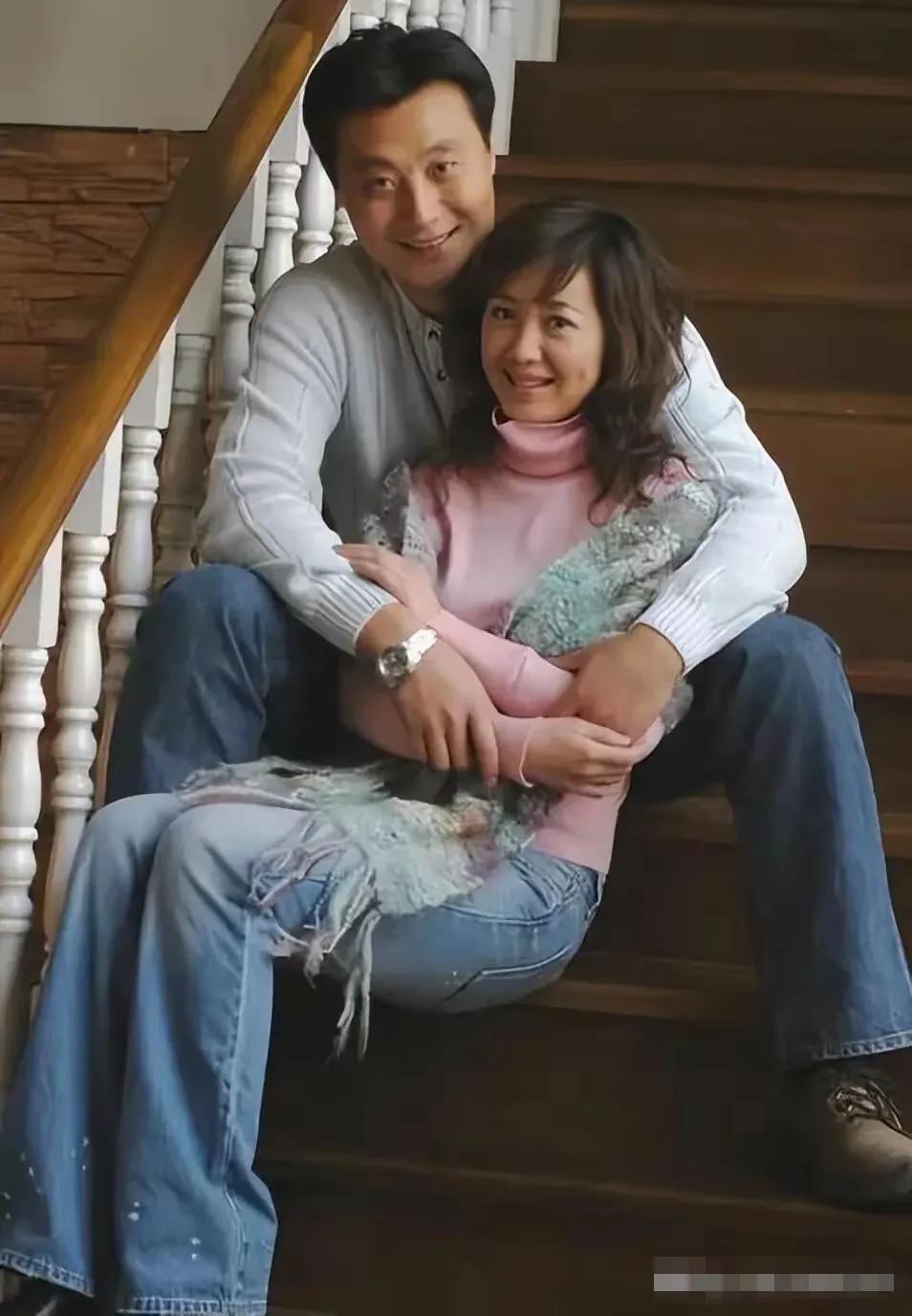 原来他俩是两口子，看着就是温馨幸福的一对！