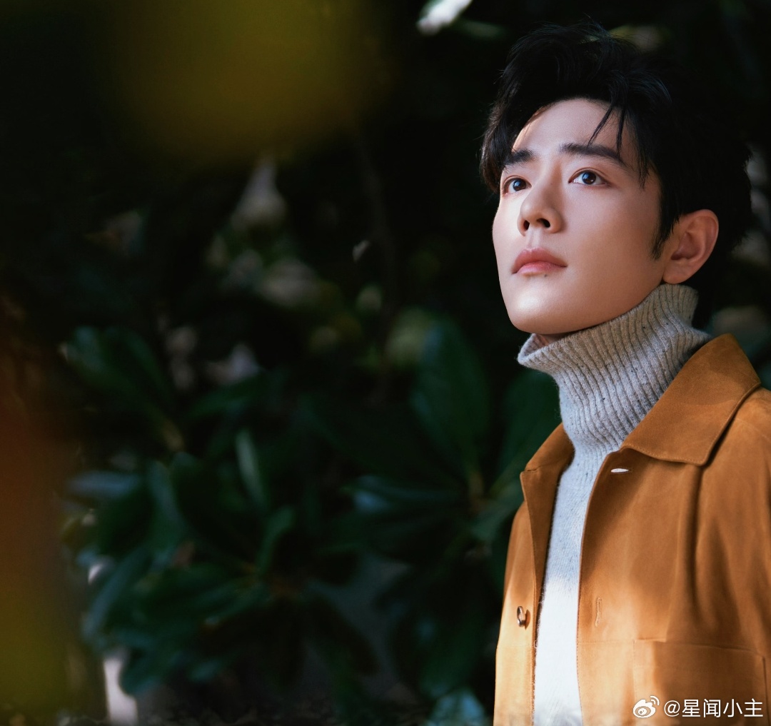 飞机上和肖战前后排万米高空的小惊喜✨ 抬头撞见肖战，却悄悄按下激动——不打扰的远