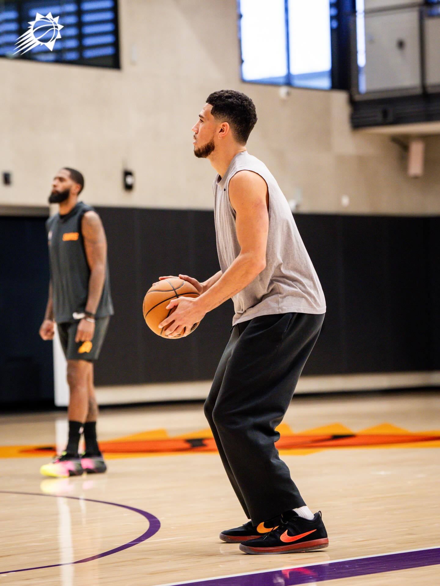 Shoot(ing) around. 热身开启⚡📍  5G Performan