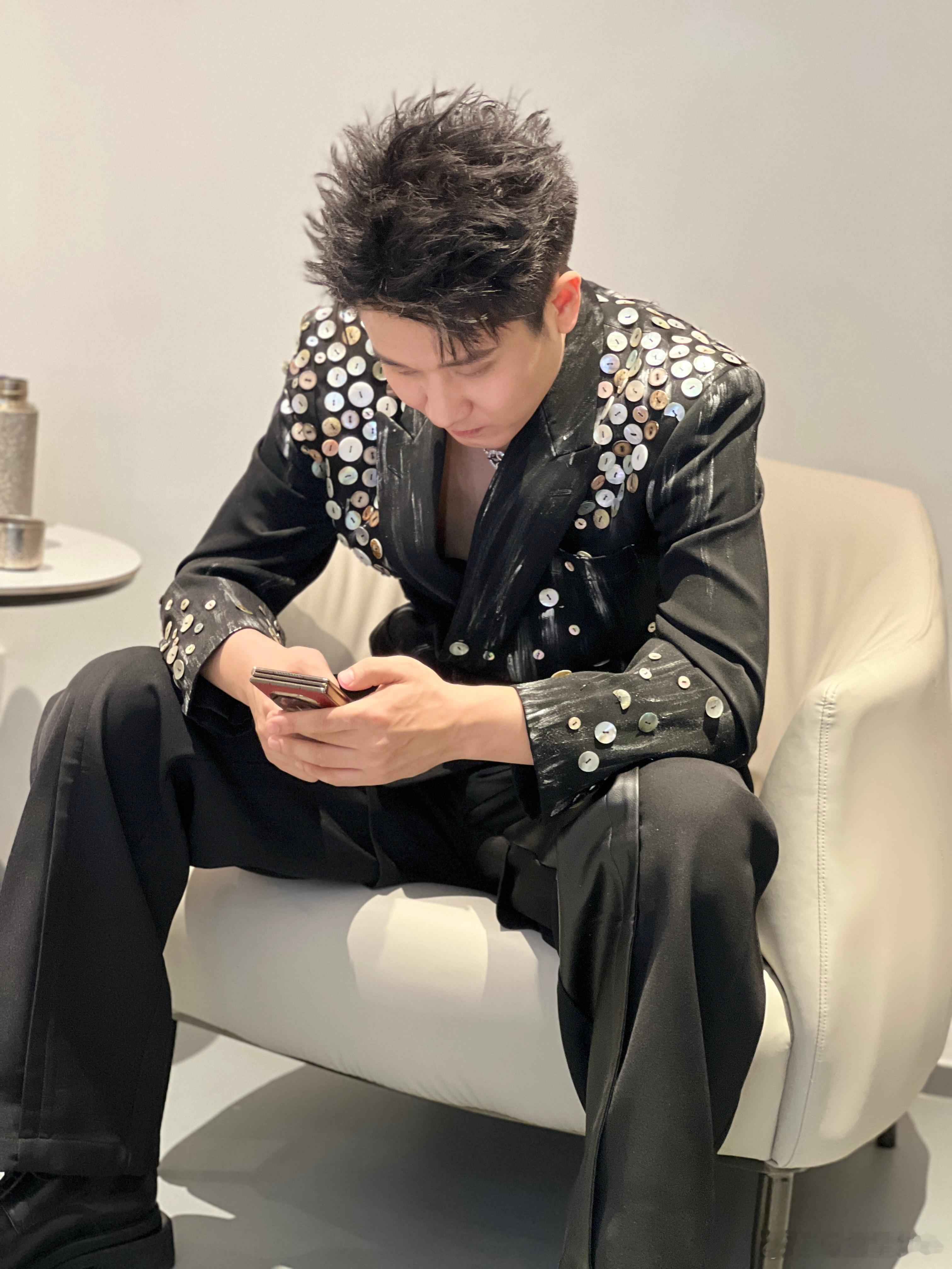 马佳让我听到灵魂的序曲佳哥你是从小吃CD长大的吧……《灵魂序曲》它不只是一首歌，