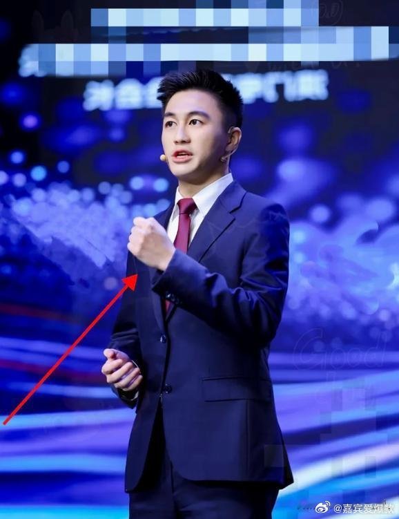 美国的关税打压之时，中国出现了一位厉害人物！他就是29岁的香港青年，赌王之子何猷