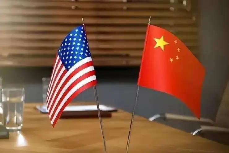 果不其然。

美国国防部副部长希克斯突然宣布了：俄罗斯因乌克兰战争拖累已难威胁美