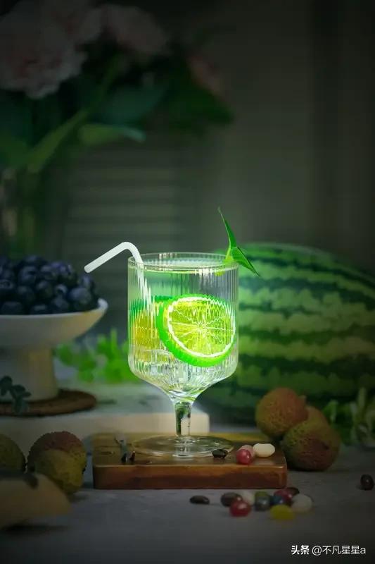 炎炎夏日，谁能抵抗这波清凉饮品！真特别热天气 太热了呢 夏日的气温