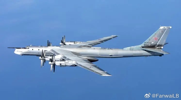 乌军确认，长程攻击机打掉了萨拉托夫，恩格斯军事空军基地的一架图-95战略轰炸机。