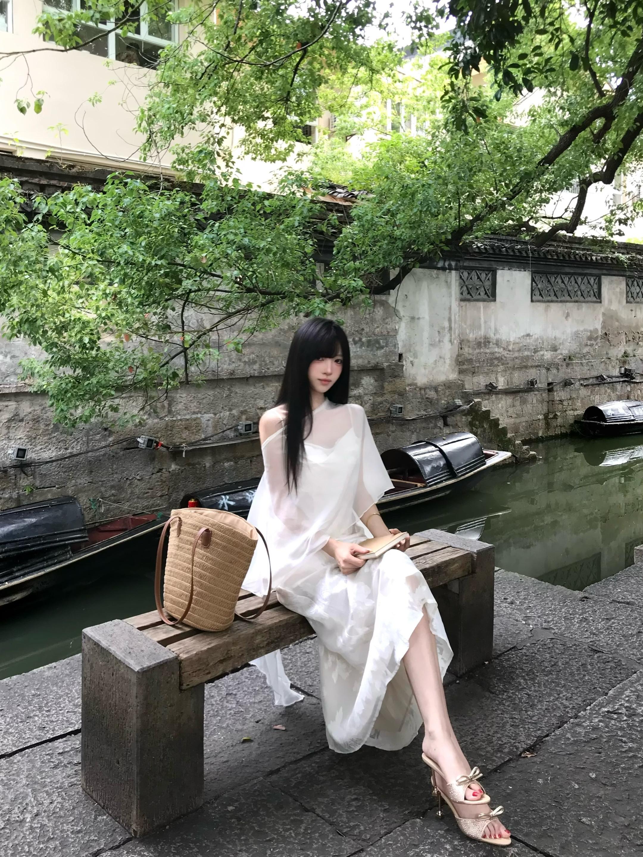 灯火葳蕤 揉皱你眼眉