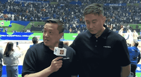 其实我们仅仅是一名球迷是幸运的。
当比分大幅落后，我们可以关掉直播，回归身边的人