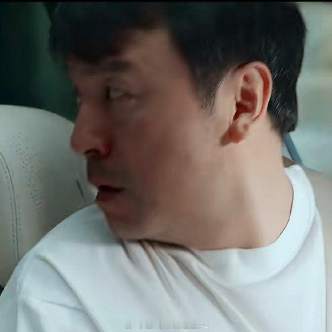 你们懂我看惊蛰无声预告片突然出现雷佳音的无措感吗，在一堆“我是打手”“我是来干你