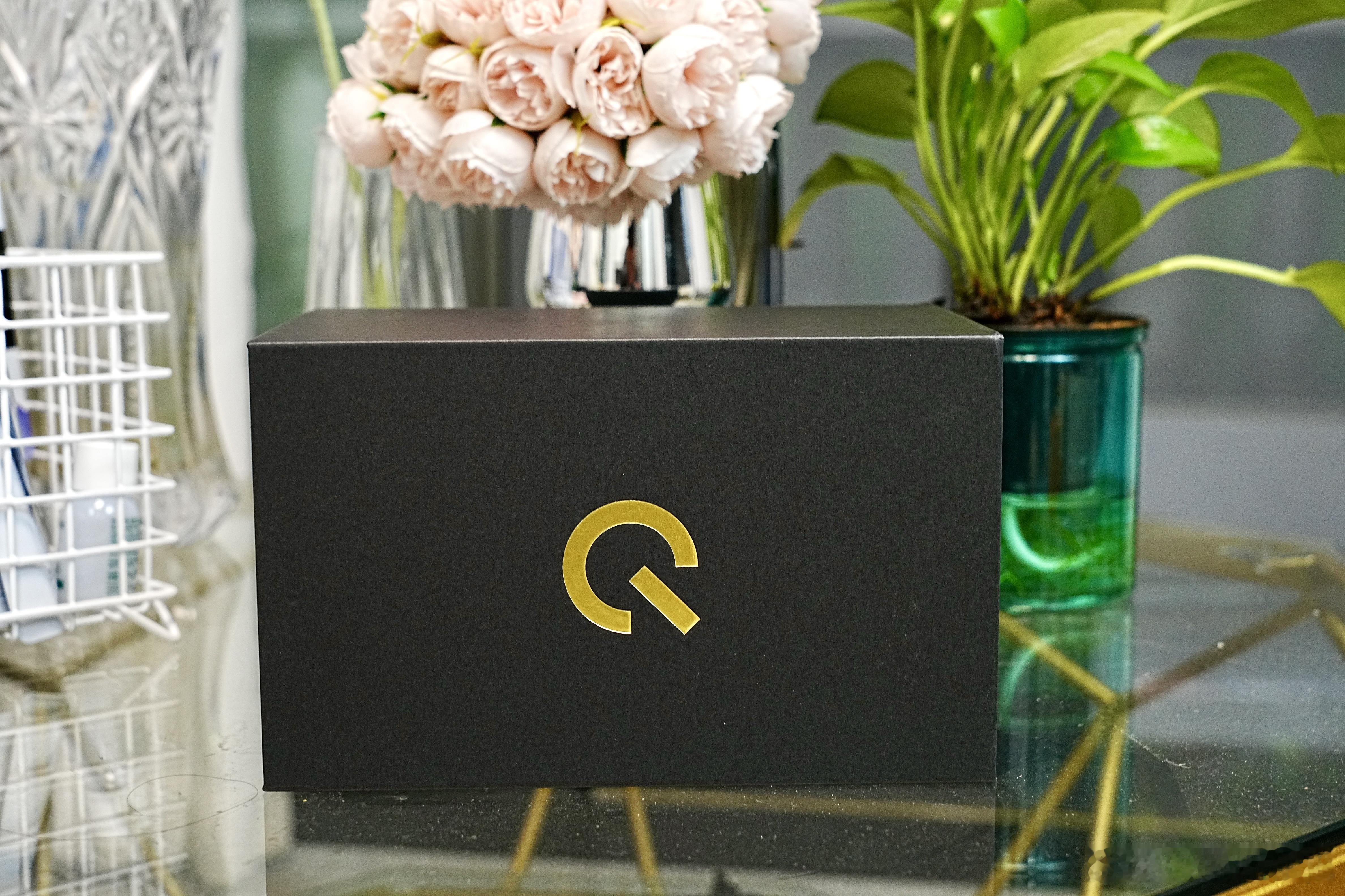 收到iQOO Neo11的邀请函了，是个可伸缩的水杯，妥妥儿的一杯也满足，10月