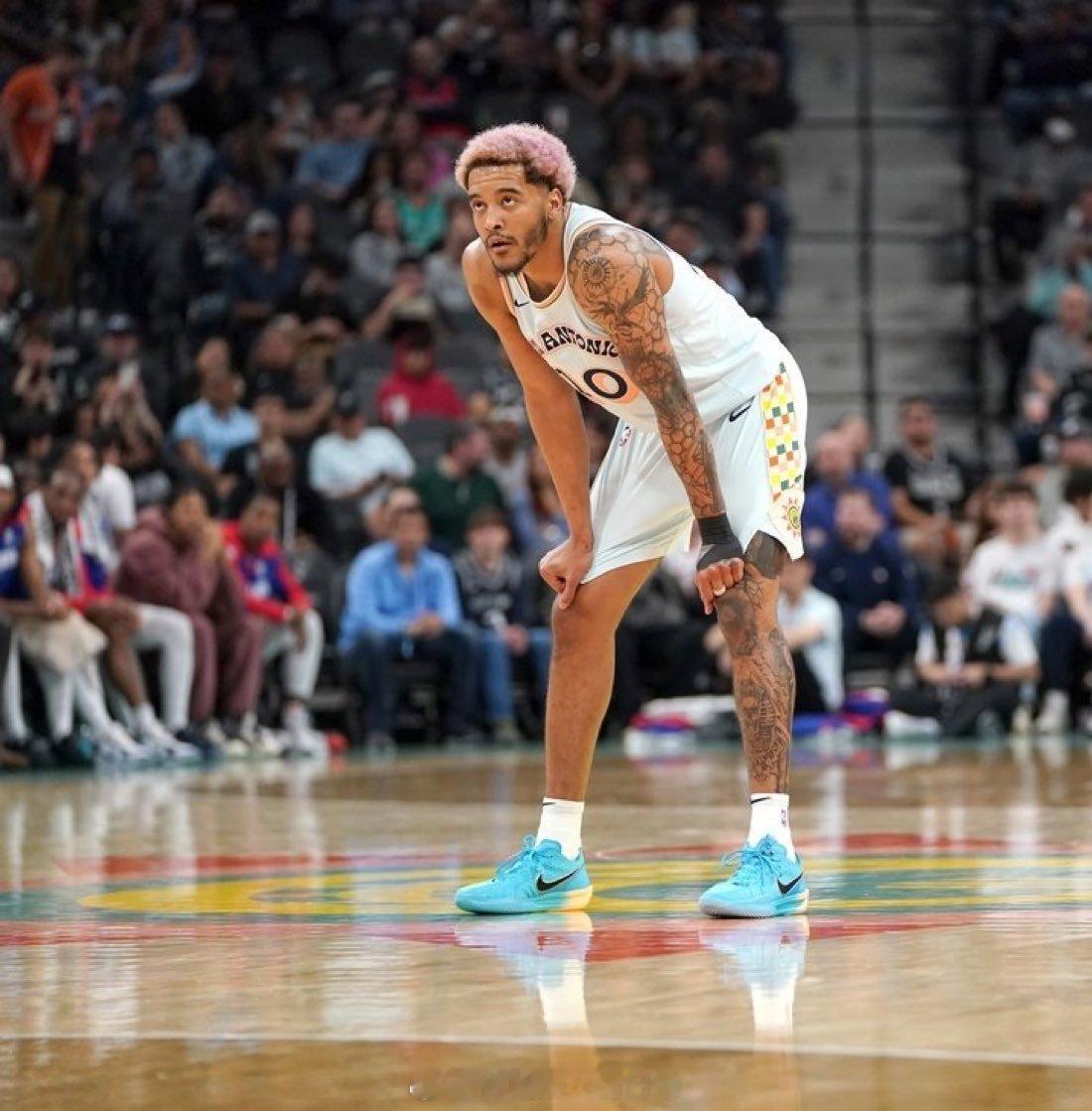 Marc Stein：杰里米·索汗及其经纪人已获得马刺队的许可，可以通过交易的方