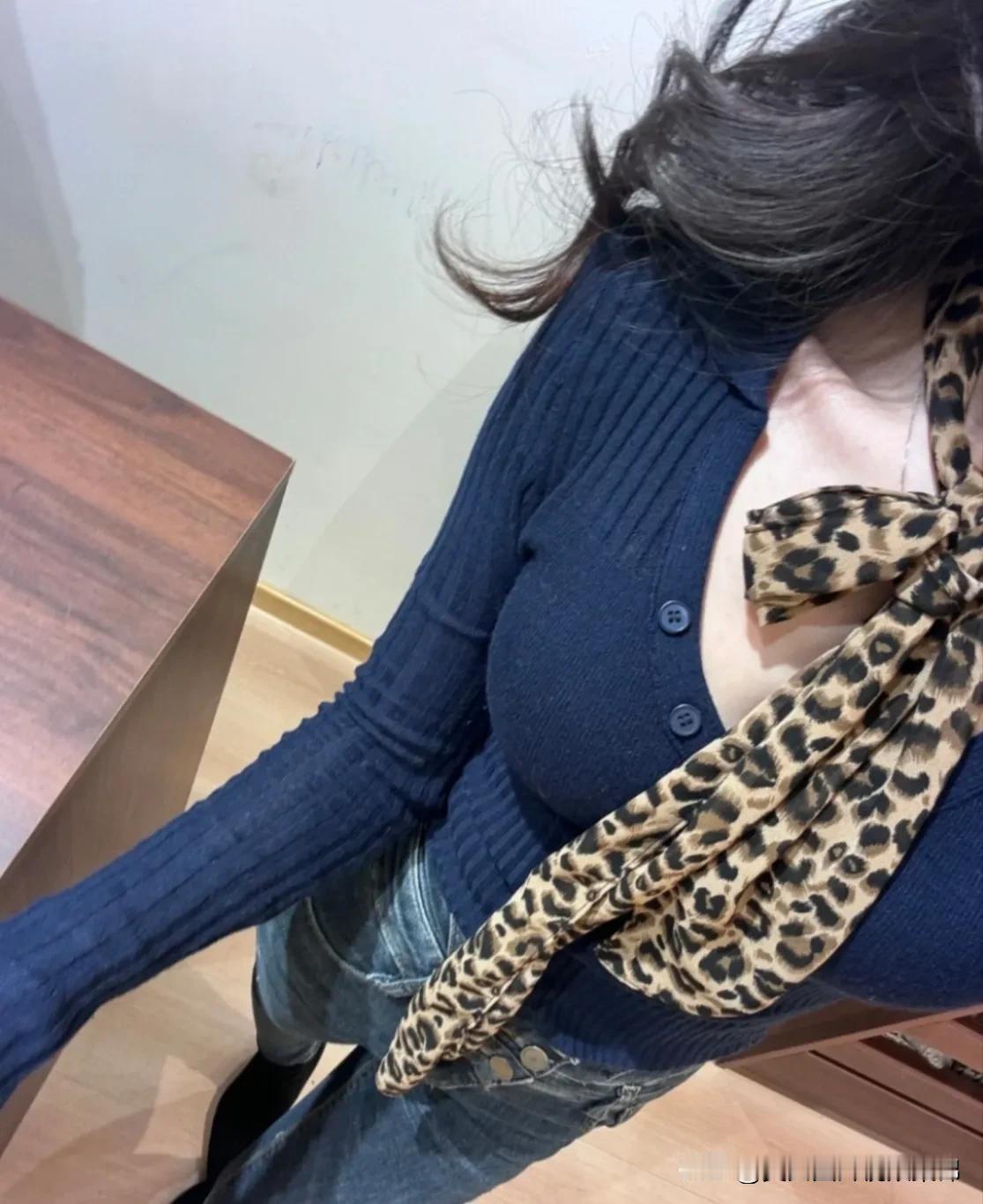 情人之间的关系着实难以维系。起初的时候，彼此间无话不谈，甚至能畅聊至深夜。可到了