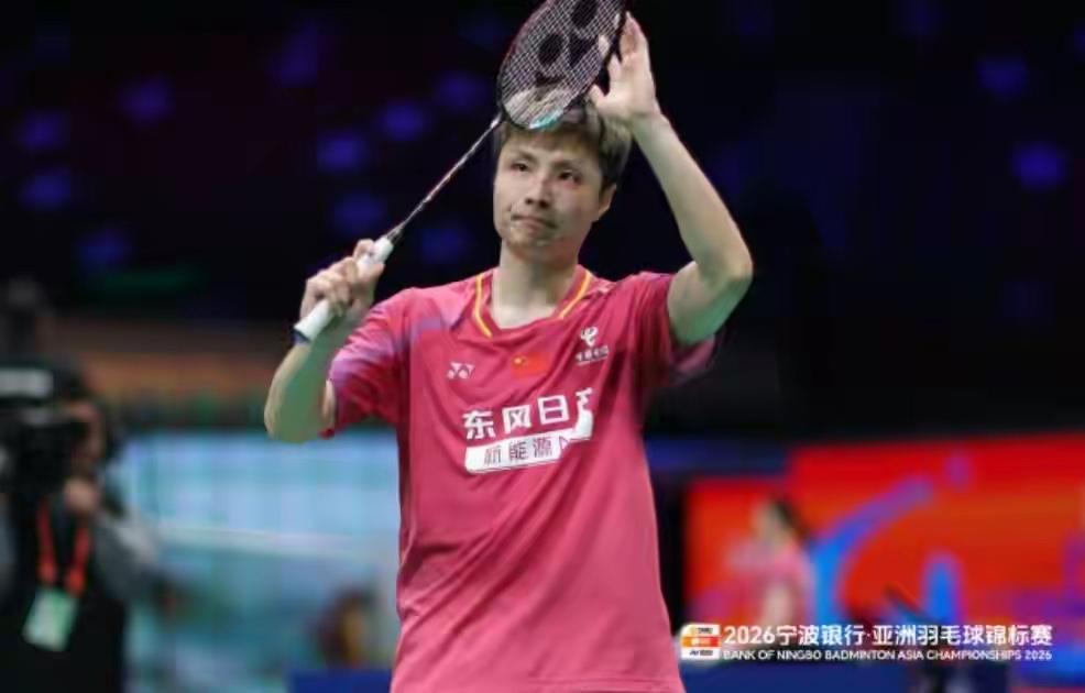 🇨🇳石宇奇顺利取得亚锦赛的开门红，并且再送李佳豪一次一轮游。

李佳豪从去年