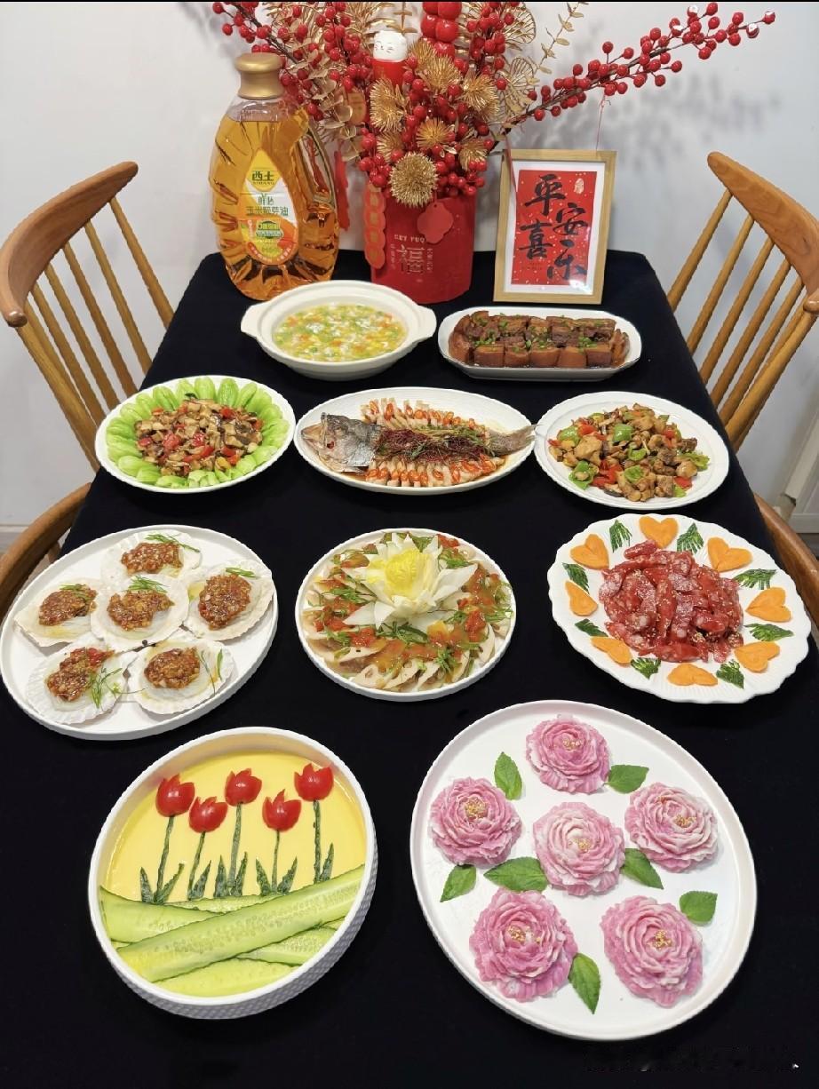 怎么会烹饪出这么漂亮的美食！！我不搞地域黑，这一桌不可能出自山西和河南。