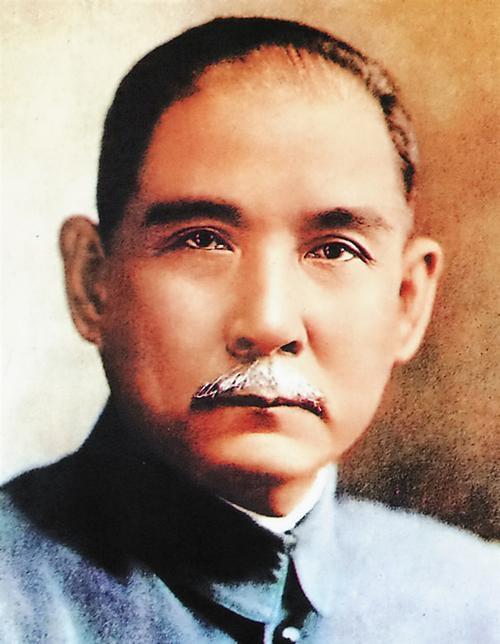 孙中山从行医救世走向革命救国，经历三次重大转折：
弃医从政：1894年甲午战败后