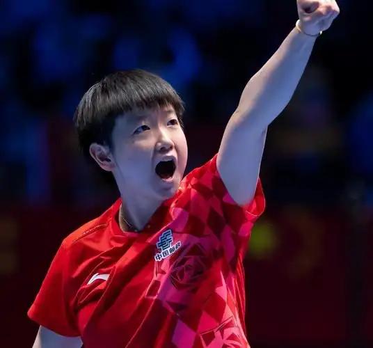 王励勤这把，确实够狠。 

8月2日晚上，WTT世界乒联一纸公告砸出来，女单世界
