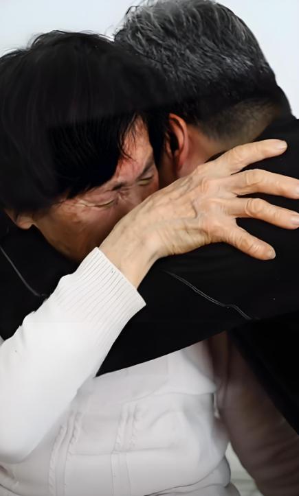 2015年，山东一男子投资失败，身上背负4600万债款，妻离子散，就在走投无路之