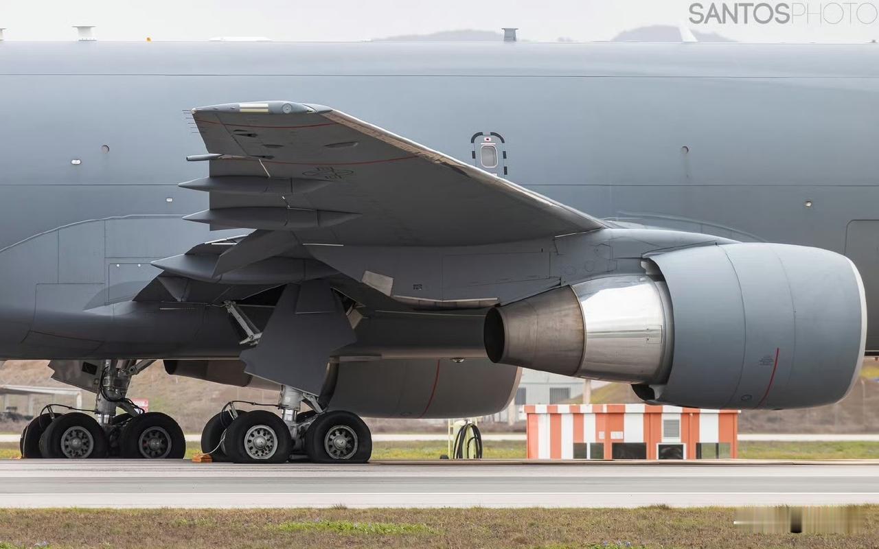 之前报告美军向中东调动出现了延误，因为西班牙莫龙基地的一架 KC-46A 加油机