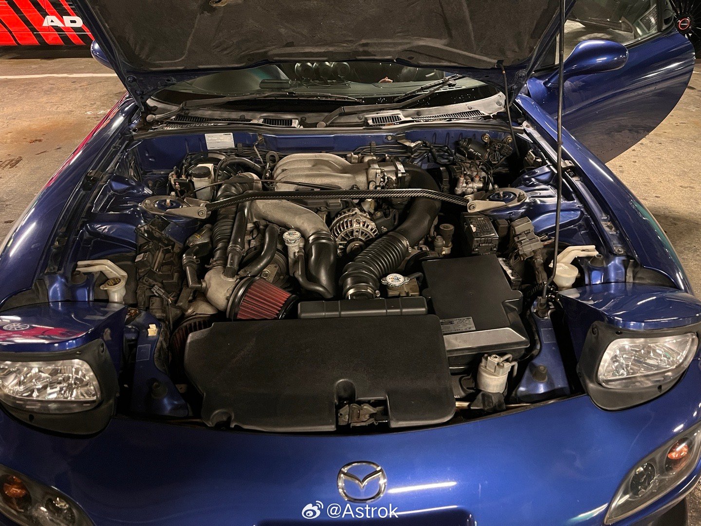 太阳不错，车修好了也洗干净了，溜溜街，生化9现在是真火啊，哪都不好买 