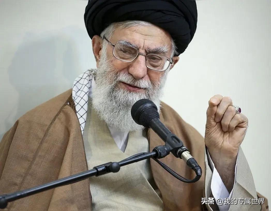 那能怪谁，只能怪哈梅内伊自己，选出来一个亲美总统配泽希奇杨，老是抱着想跟美国搞好