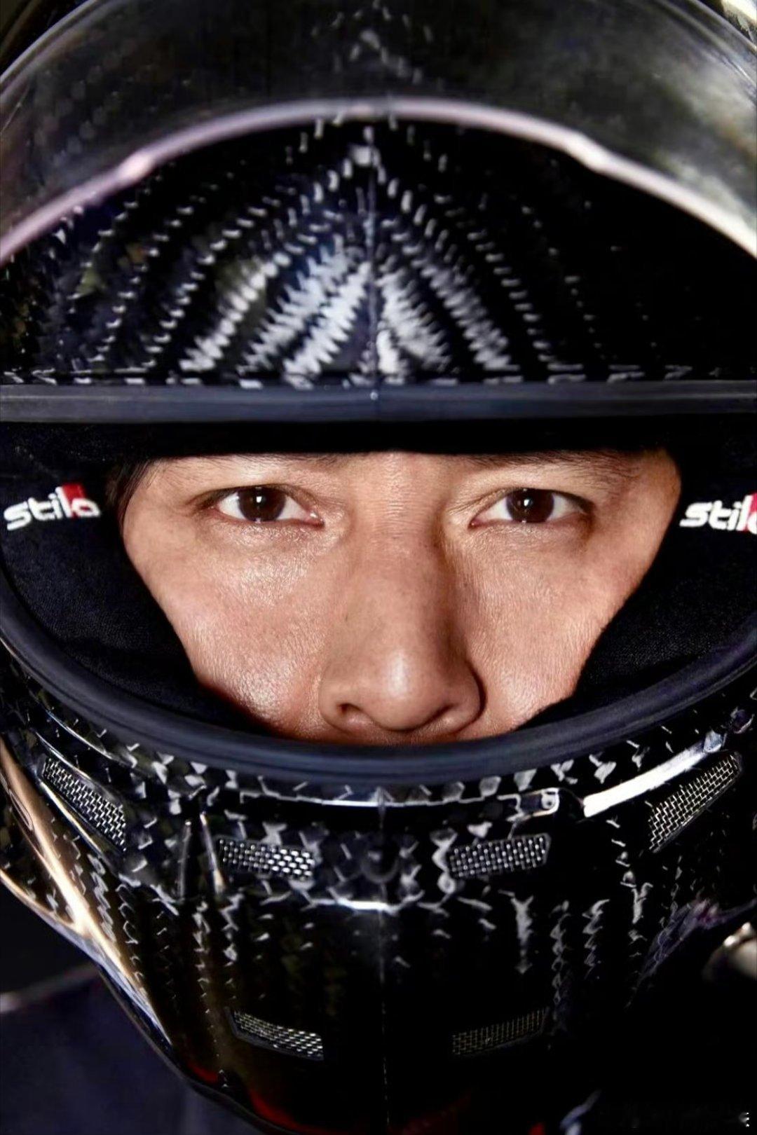 头文字D赛道的酷哥天菜们单方面宣布吴彦祖是头文字D赛道天菜天花板！《去远方》里一