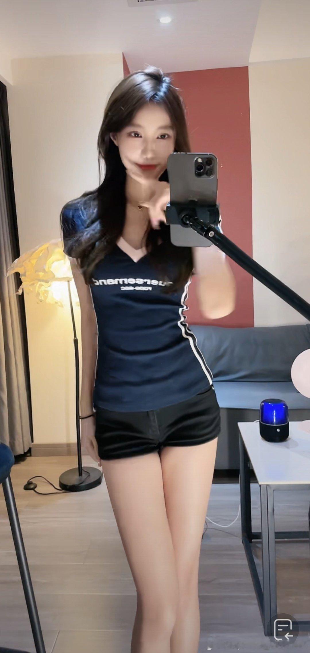 使人成熟的是经历而不是岁月。小时候觉得酒很苦，不明白为什么大人那么喜欢喝。长大后
