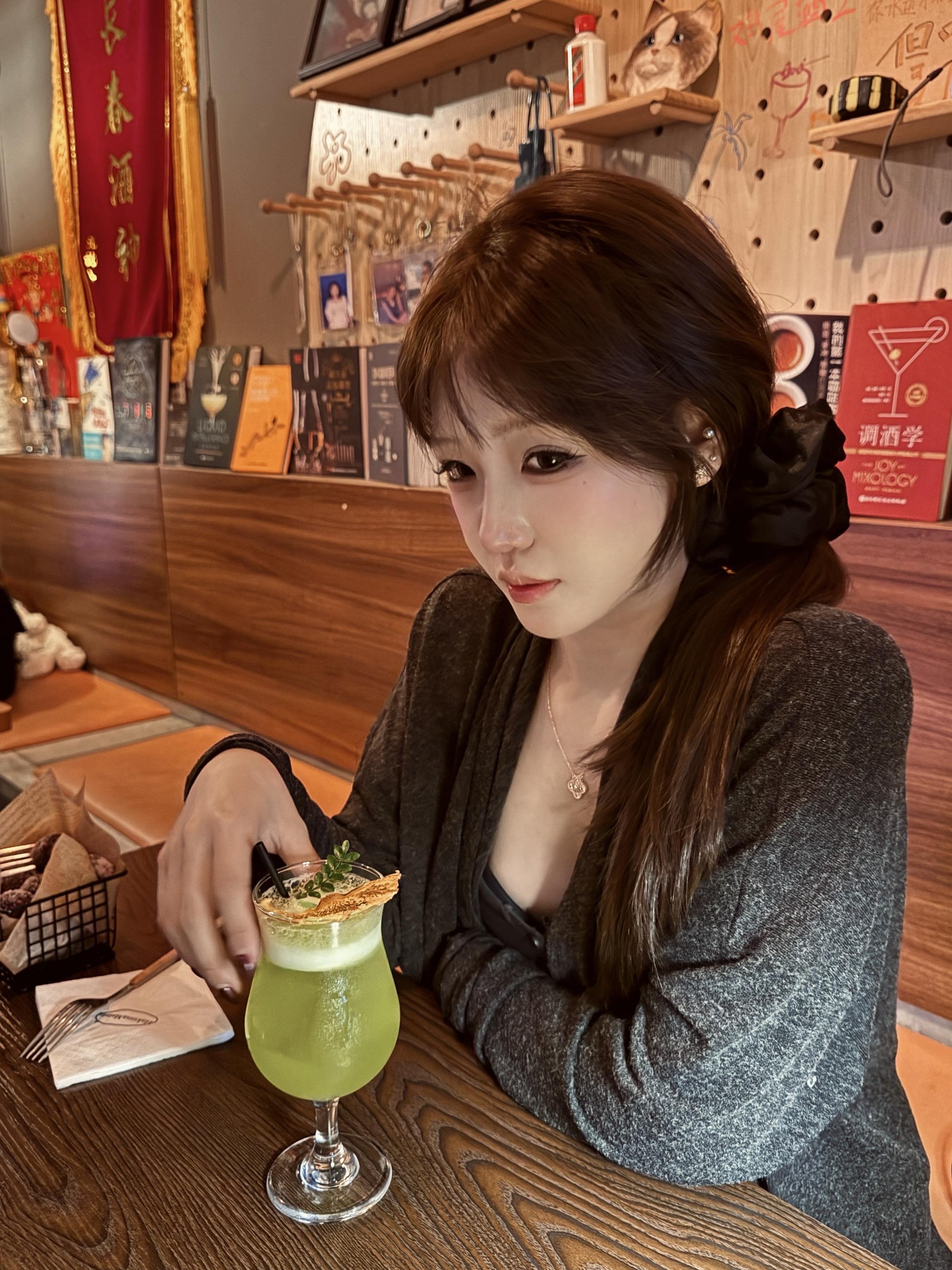 刻在我心里 抹不掉的是你的影子。