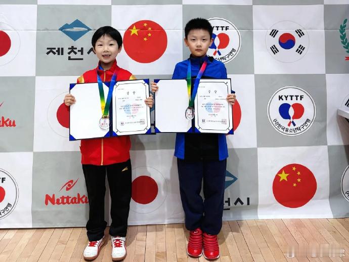 中日韩少儿乒乓球国际赛，南京农业大学实验小学一年级的蒯捷摘得U8女单桂冠，蒯捷的