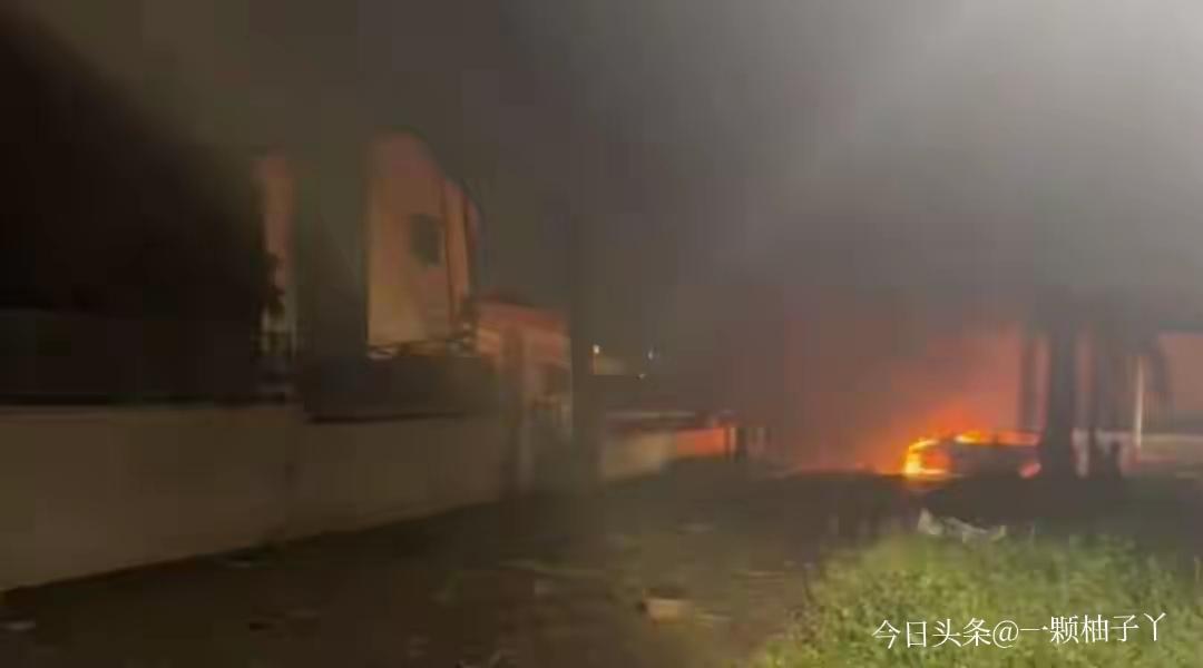 伊朗发射导弹击中了以色列迪莫纳地区，因为这里靠近以色列敏感的核研究中心，消息一出