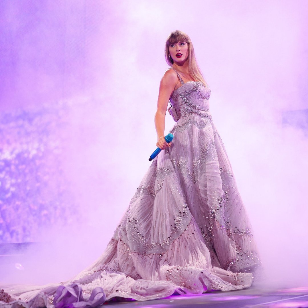 根据外网最新数据，霉霉（Taylor Swift）今年在美国的专辑销量已超过16