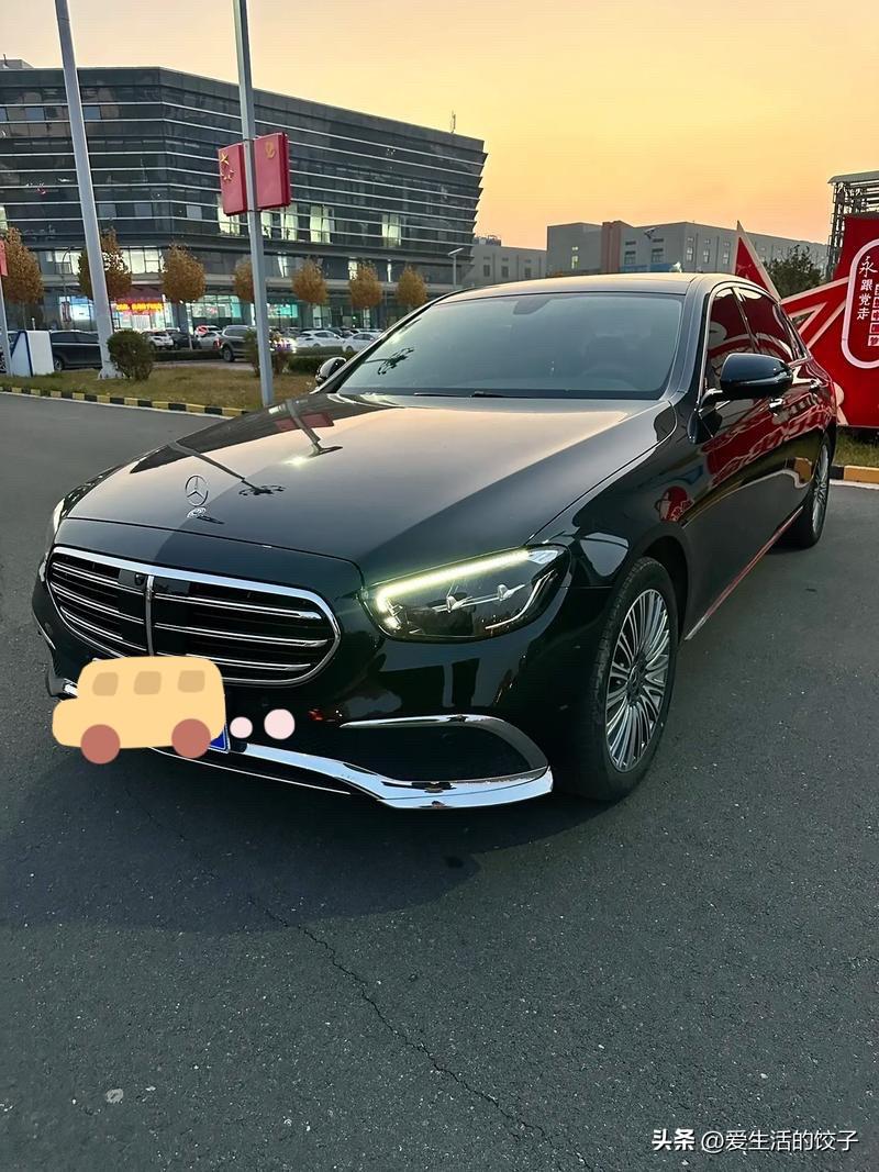 退休老太聊买车：50多万，我选油车，买奔驰是我的梦想啊！就选奔驰E级。[捂脸][