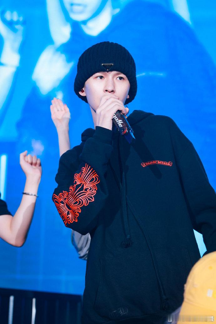 蒋敦豪李昊何浩楠加盟快乐老友记蒋敦豪李昊何浩楠探班老友快乐老友记这波加盟太会了，