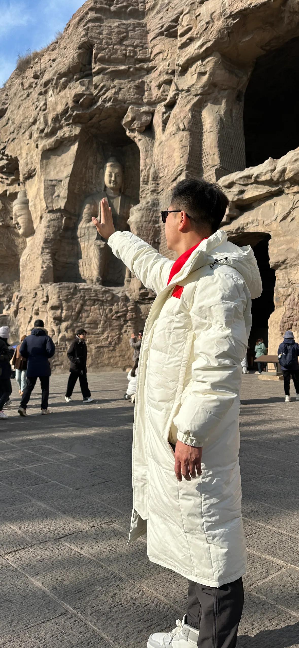 大同云冈石窟真心觉得不错，比河南龙门石窟规模大，保存更完整。