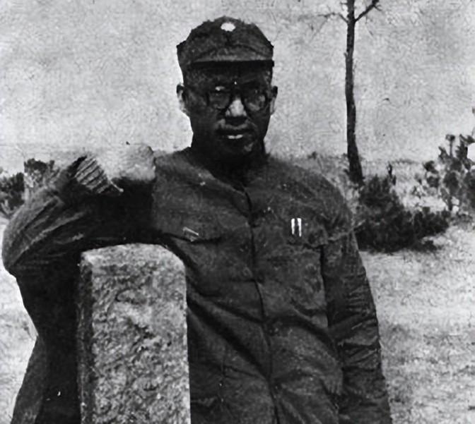 1940年罗荣桓到郯城根据地检查，发现该地县长生活腐化，抽大烟、嫖妓。而在自己提