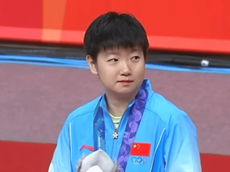 场上再潦草也不耽误场下美貌 ​​​