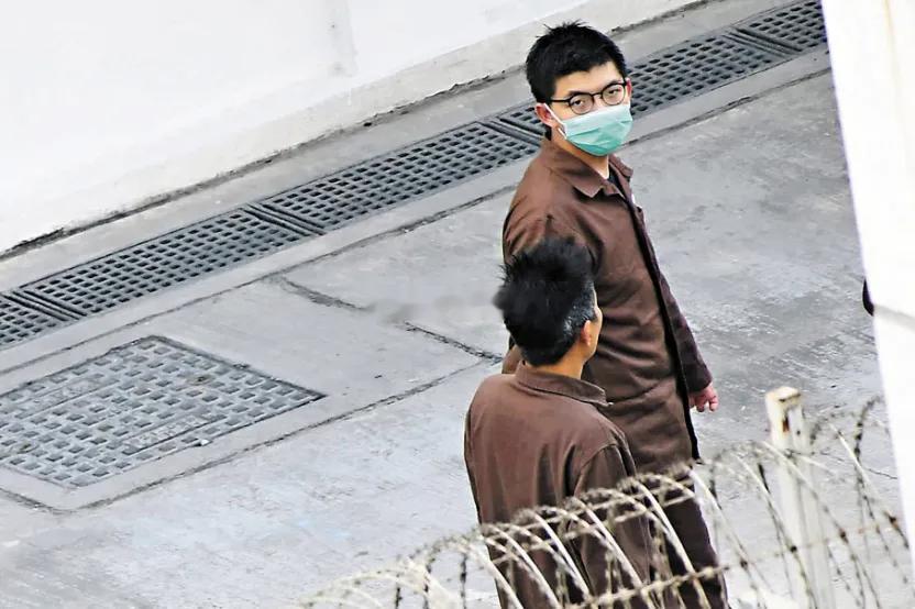 很多这种勾结外部势力的发言越来越低级了，就但凡有点儿判断能力的人都能看得出来胳膊