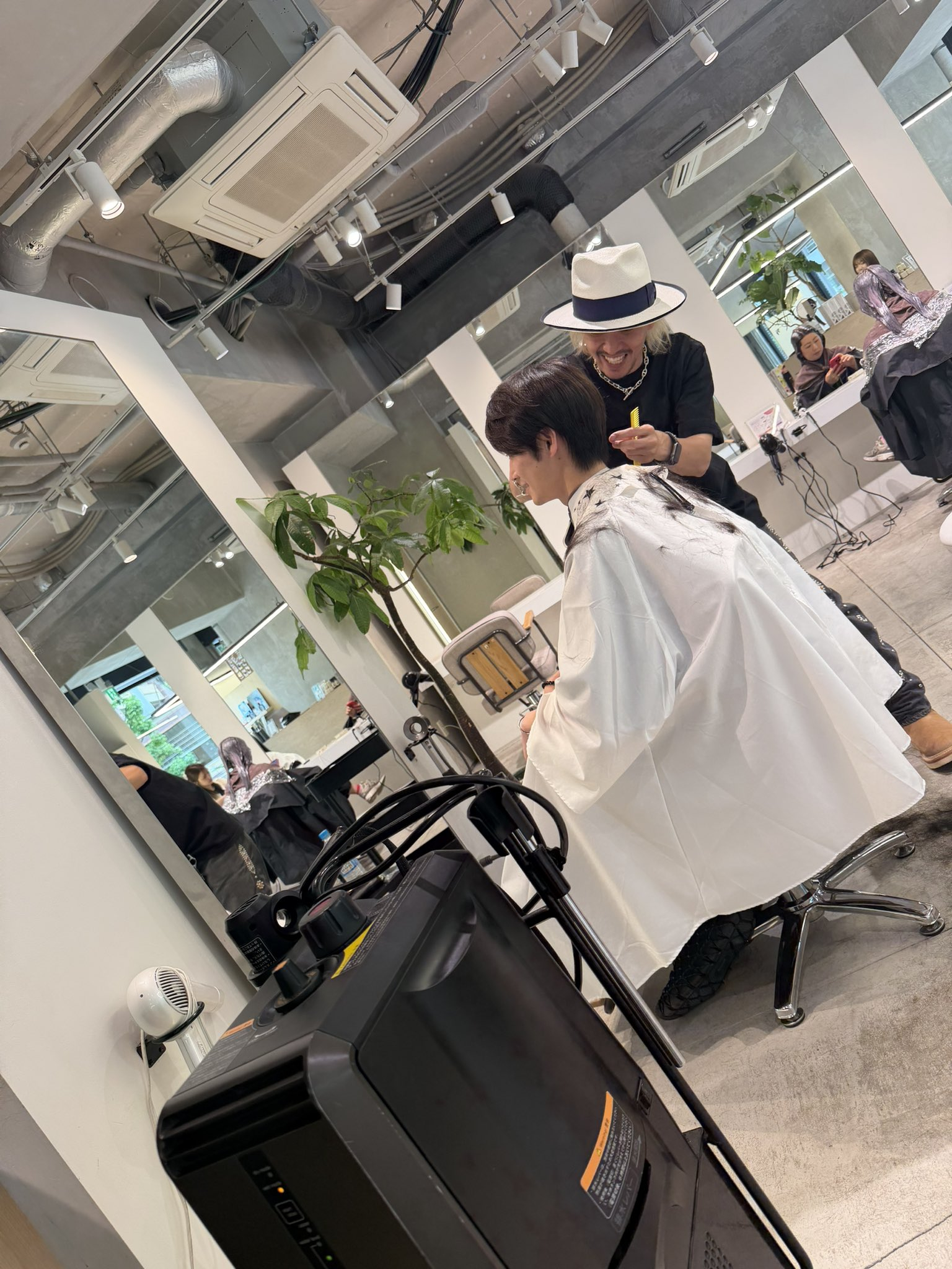 岸洋佑（美容院で偶然宇宙イチ運が良さそうな男の子と会いました。誰でしょう！？！？
