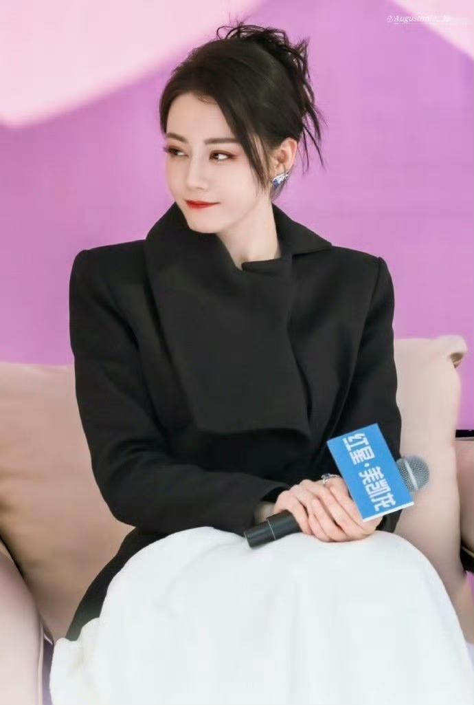 全黑look最美女明星之一[机智]