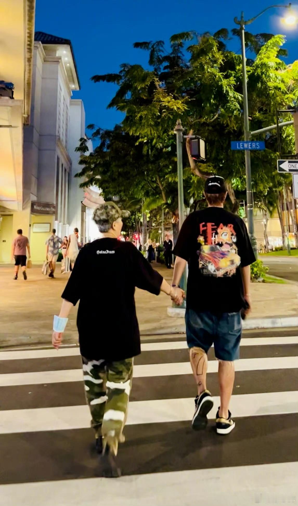 罗志祥妈妈患阿尔兹海默症 发文透露母亲早已患上阿尔兹海默症近10年，面对母亲日渐
