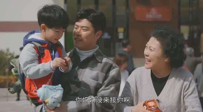 当孩子面，说妈妈坏话的婆婆，是真没品...

《后浪》中，程莹生完孩子后，身体就
