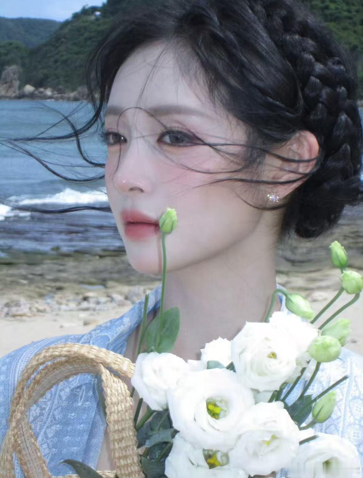周洁琼海盐芝士妆海盐味的周洁琼好漂亮 如同这个大海的精灵一样呀，有一说一周洁琼海