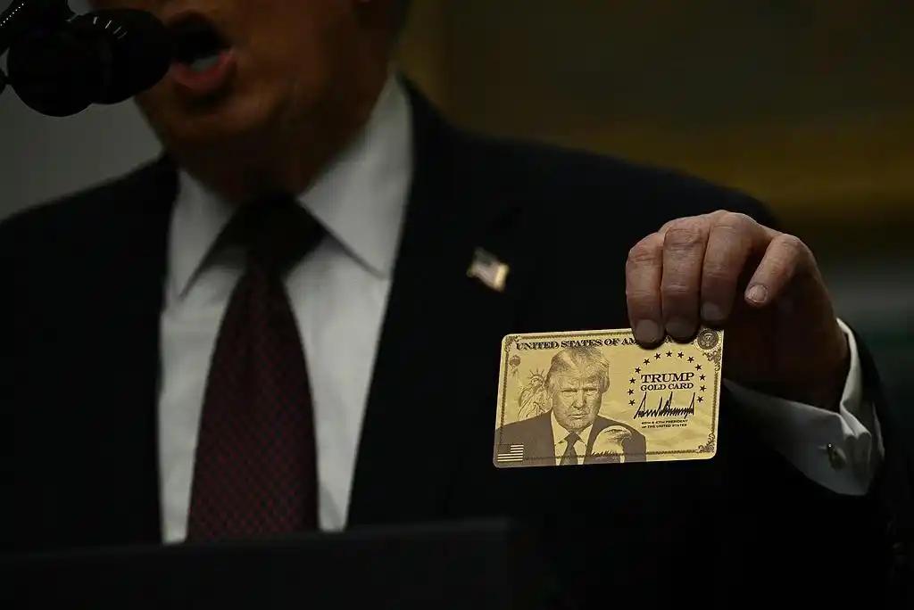 美国花了大半年炒作、吹得神乎其神的移民“金卡”项目，居然彻底拉胯，从启动到现在，