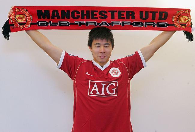 【#英媒评选曼联队史最差引援榜单#】足球杂志《442》盘点曼联队史最糟糕引援，贝