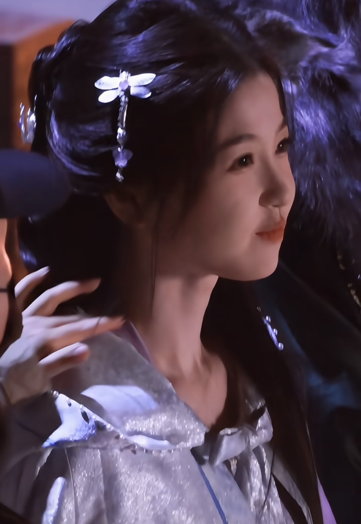 禹宙中欣  眼里亮晶晶，这个萌 