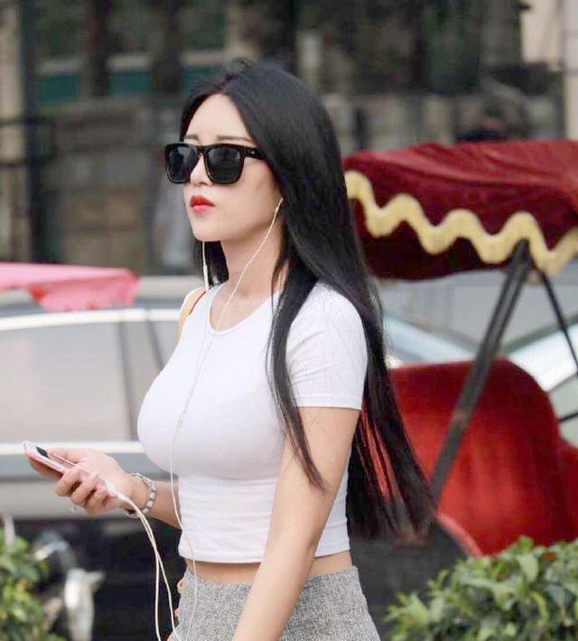 “这么大闺女了，这都不知道！” 妈妈的这句话像一根刺，狠狠地扎在了我的心里。我站