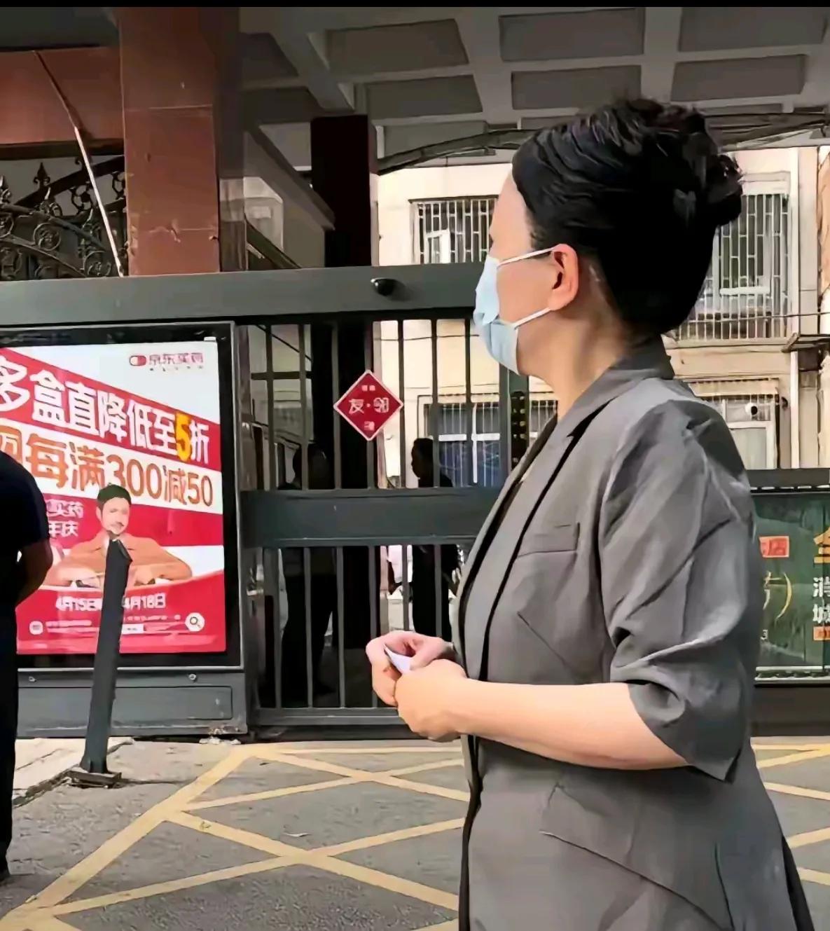 唉唉姐姐们家人们，来个💥爆炸消息啊，> 反转来了！我大娘一门心思要请律界大神徐