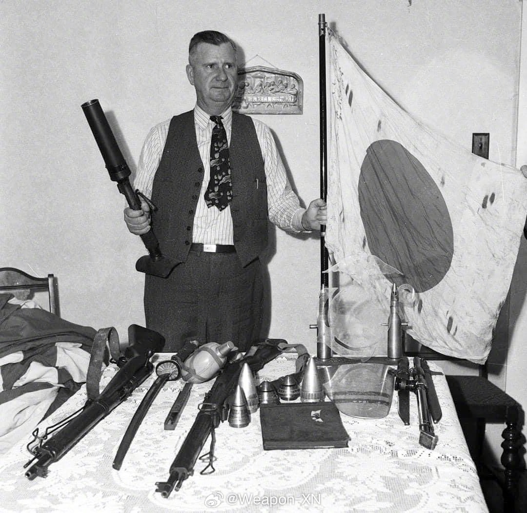 #照片中的历史[超话]# “亲爱的爸爸,战争进展顺利,这是我通过邮件寄给你的一些