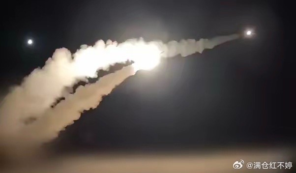 当地时间3月14日13时20分左右，朝鲜在平壤顺安一带向半岛东部海域发射10余枚